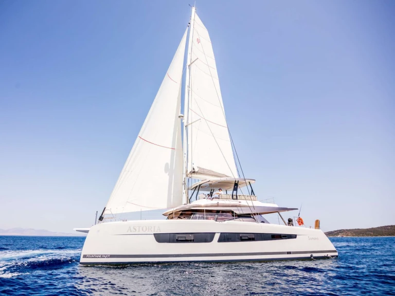 Catamarano a noleggio a Il Pireo al miglior prezzo