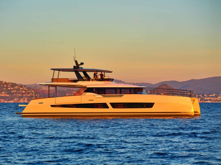 Noleggio Yacht di lusso Fountaine Pajot con patente nautica
