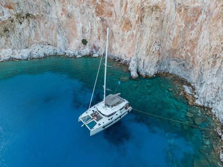 Noleggio Catamarano con o senza skipper Fountaine Pajot a Néa Péramos
