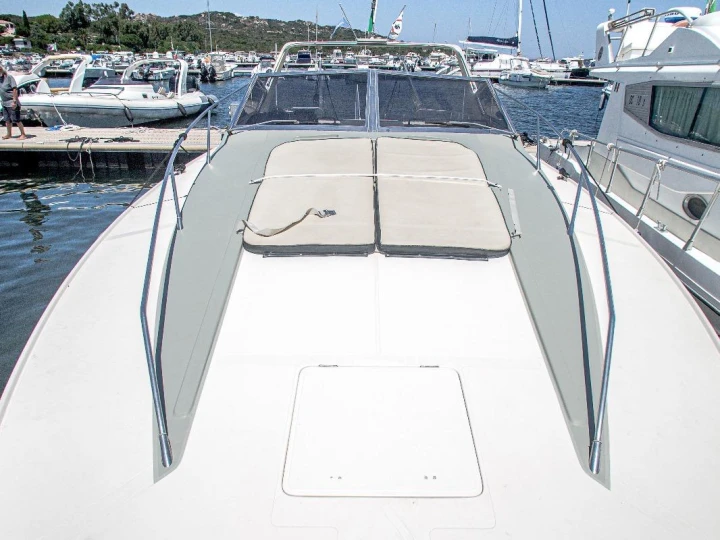 Noleggiare una Riva Bravo 38 special a Porto Pozzo