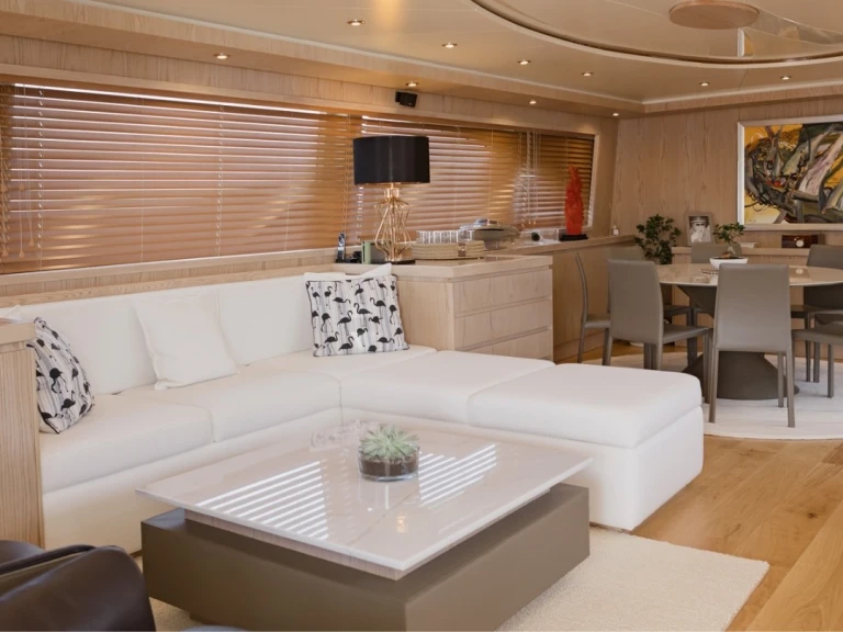 Noleggio Yacht di lusso a Álimos – Falcon Falcon 90