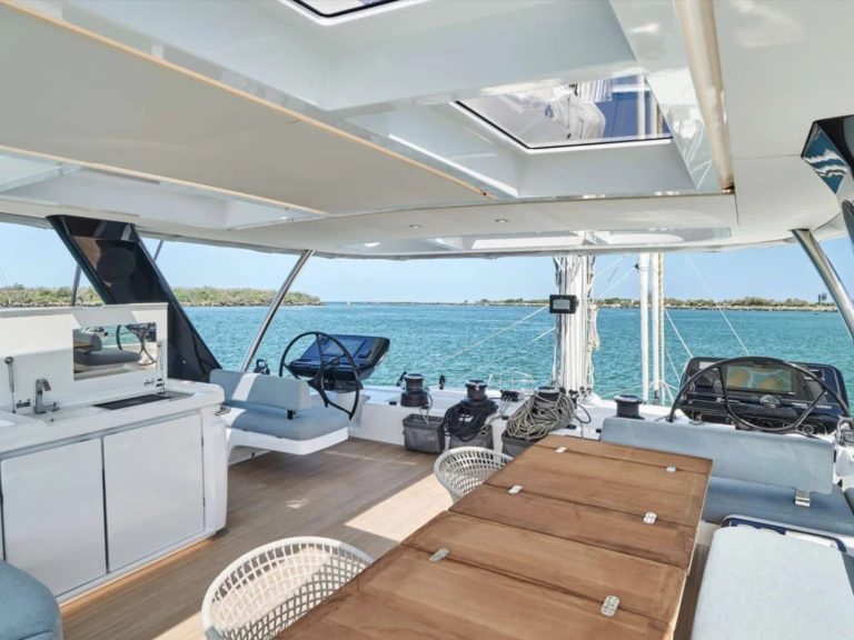 Noleggio a Álimos – Lagoon Lagoon Sixty 5 su SamBoat