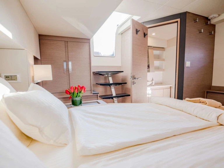 Noleggio Catamarano Fountaine Pajot con patente nautica