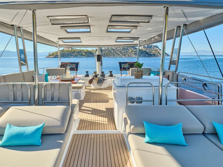 Noleggio Catamarano con o senza skipper Fountaine Pajot a Néa Péramos