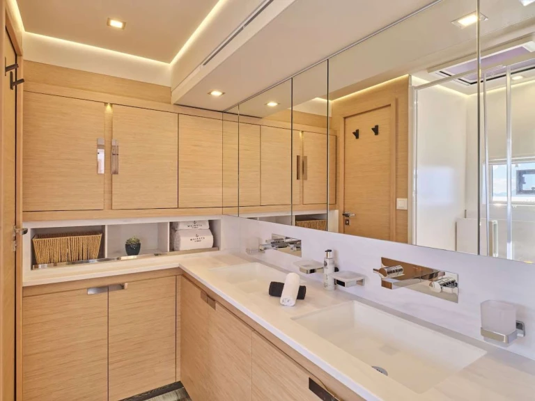 Noleggio Yacht di lusso con o senza skipper Fountaine Pajot a Néa Péramos