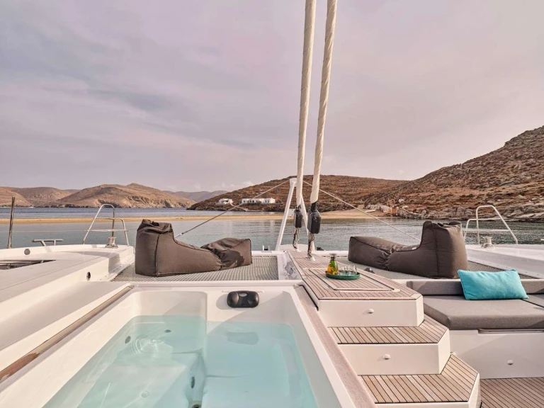 Noleggio Catamarano a Néa Péramos – Fountaine Pajot Fountaine Pajot Alegria 67 (5 cab)