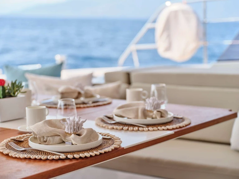 Noleggio barche Palaio Faliro economico Fountaine Pajot Power Alegria 67 (4 cab)