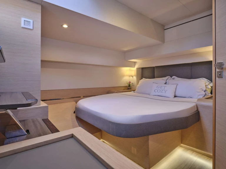 Fountaine Pajot Fountaine Pajot Alegria 67 (5 cab) da affittare a  Néa Péramos