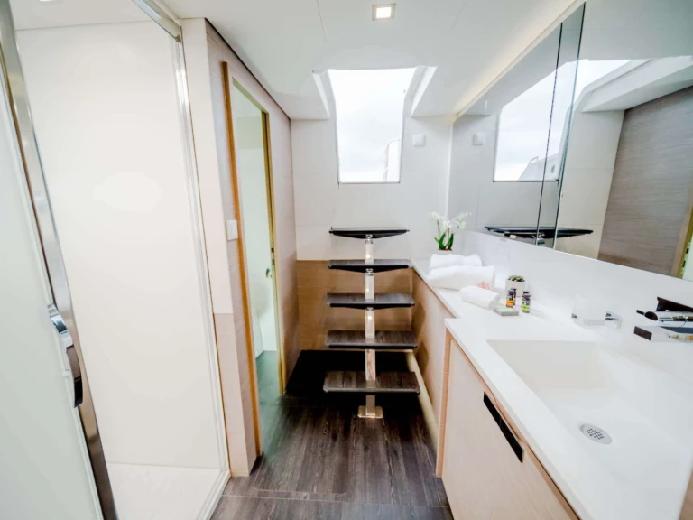 Noleggio Catamarano Fountaine Pajot con patente nautica
