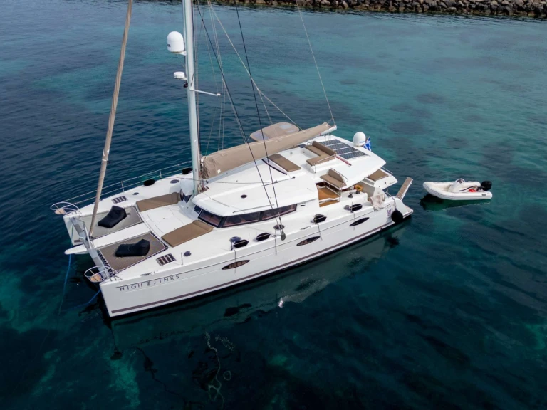 Noleggiare una Fountaine Pajot Fountaine Pajot Sanya 57 (4 cab) a Álimos