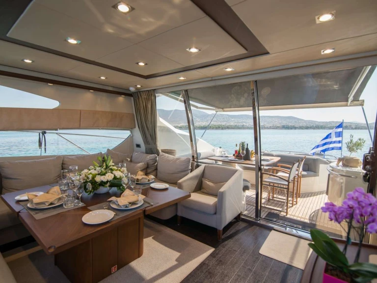 Noleggio a Grecia – Sunseeker ELENTARI su SamBoat