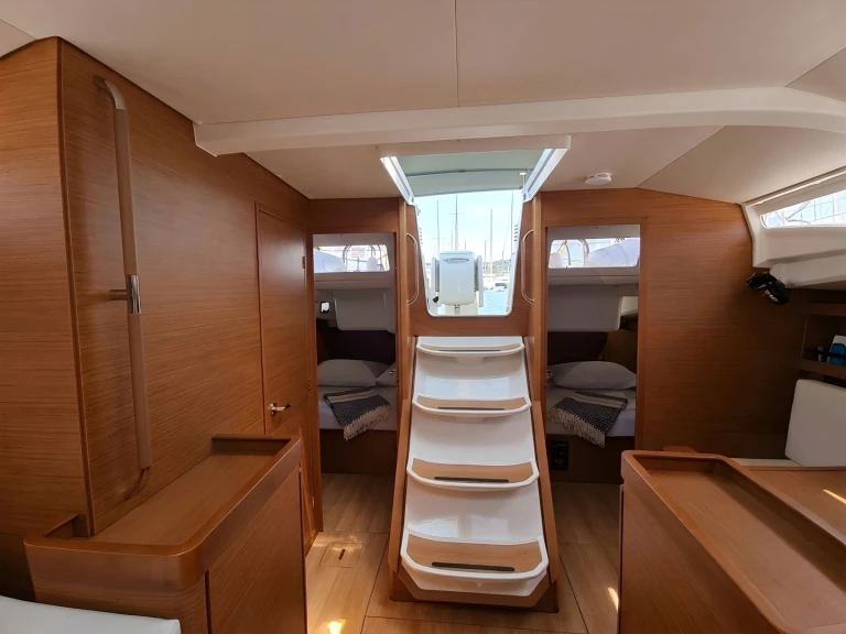 Noleggio a Pola – Jeanneau Sun Odyssey 440 su SamBoat