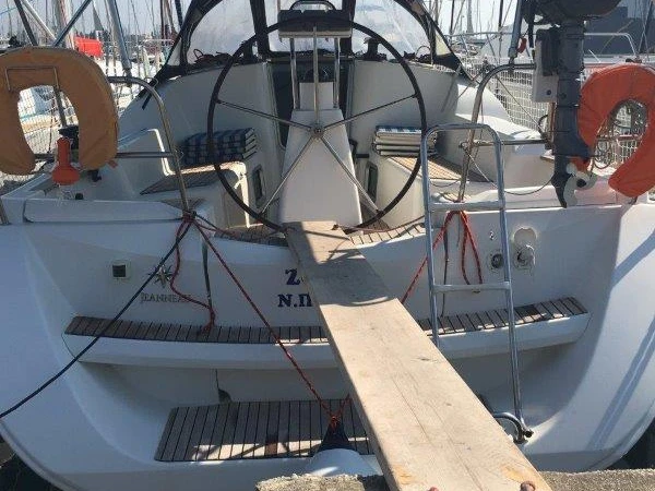 Jeanneau Sun Odyssey 36i da affittare a  Néa Péramos