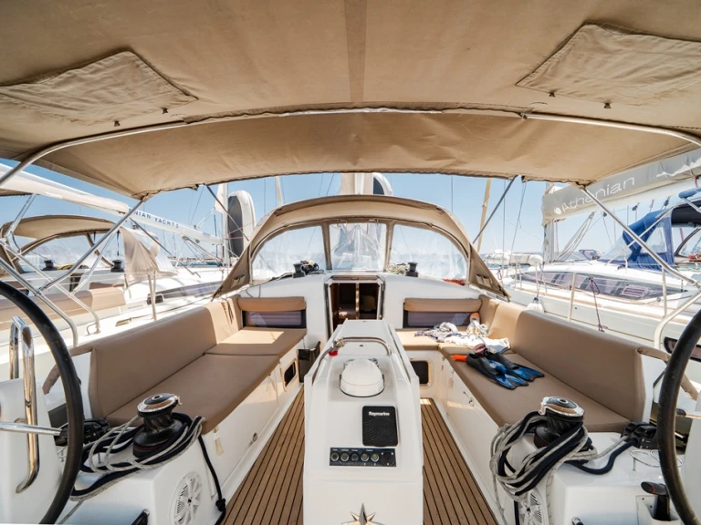 Noleggio Barca a vela Jeanneau con patente nautica