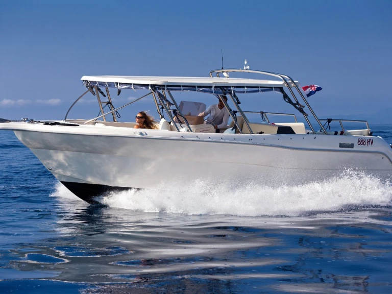 Noleggiare una Aqua-Sport Enzo 35 a Lesina (Hvar)