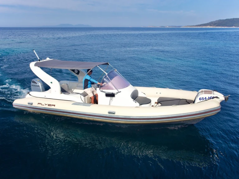 Noleggio Gommone a Lesina (Hvar) – Flyer Flyer 828