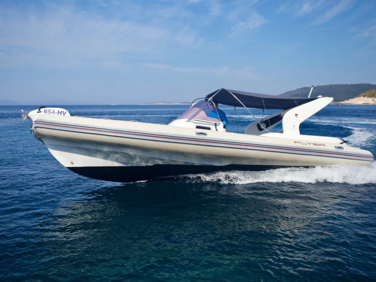 Noleggio barche Flyer Flyer 828 a Lesina (Hvar) su Samboat
