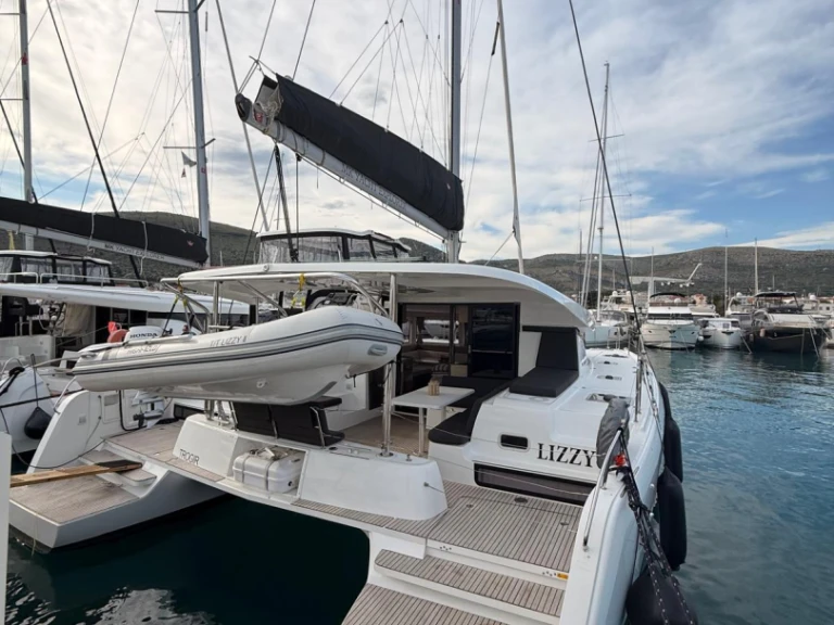 Noleggio Catamarano Lagoon con patente nautica