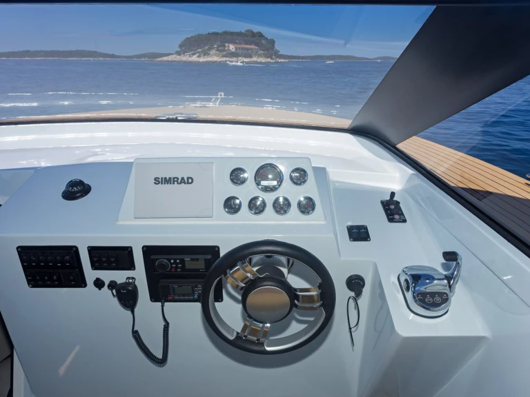 Noleggio Yacht di lusso Colnago con patente nautica