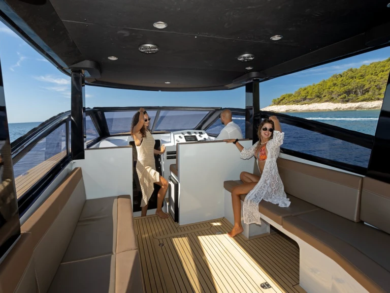 Noleggio Barca a motore Custom Made con patente nautica