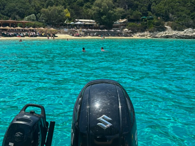 Gommone a noleggio a Gáïos al miglior prezzo