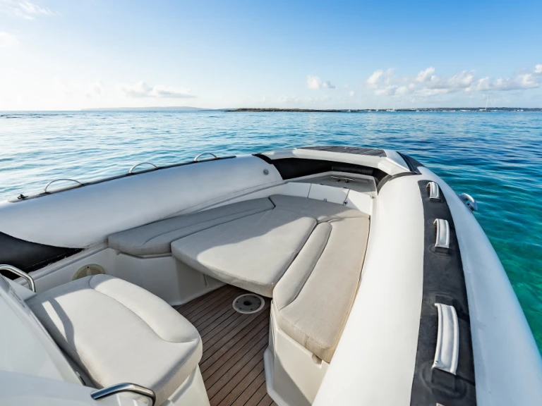 Noleggio Gommone a Ibiza Town – Zodiac Sea Hawk 800