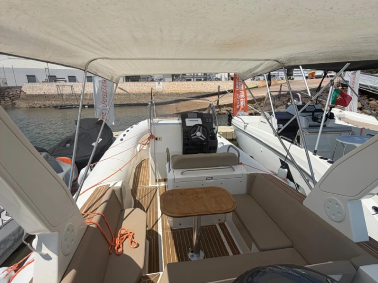 Noleggio Gommone Capelli con patente nautica