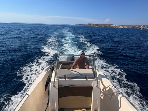 Noleggio Barca a motore Nireus con patente nautica