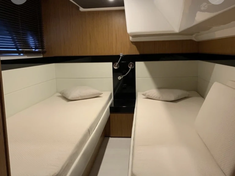 Noleggio barche Bavaria Virtess 420 Fly a Golfe-Juan su Samboat