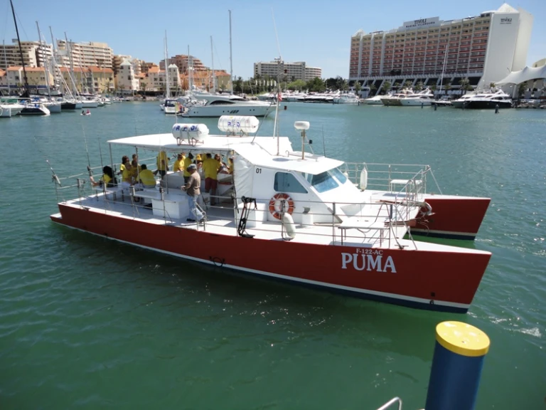 Noleggiare una Custom Custom a Vilamoura