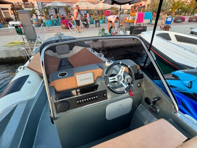 Gommone a noleggio a Zaravecchia (Biograd) al miglior prezzo