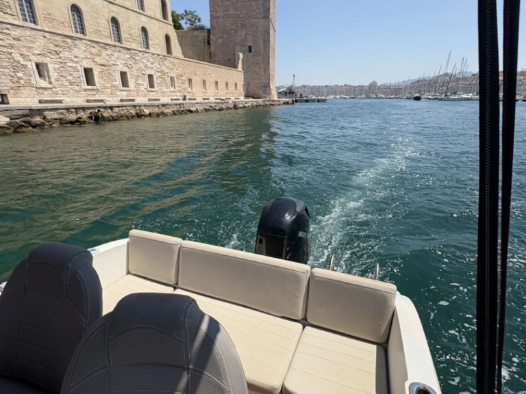 Noleggio barche Quicksilver Activ 535 Open a Marsiglia su Samboat
