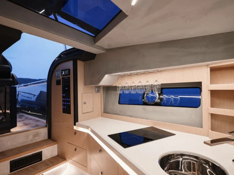 Noleggio a Monaco – FORZA FOCUS 37 su SamBoat
