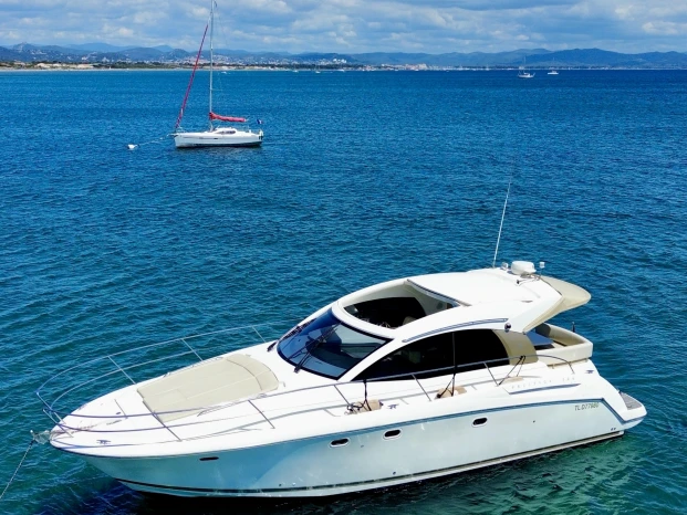Noleggio barche Jeanneau Prestige 38 S a Hyères su Samboat