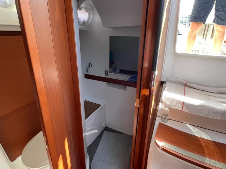 Bénéteau Oceanis 38.1 da affittare a  Les Sables-d'Olonne