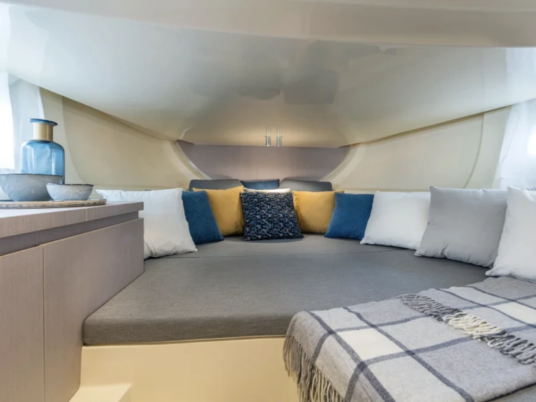 Noleggio barche Monaco economico Invictus 280 CX