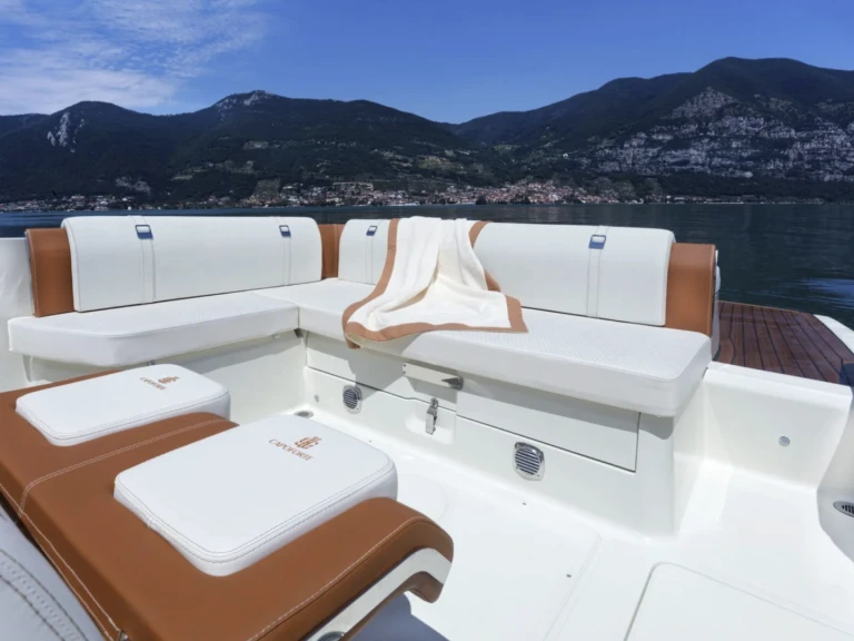 Noleggio barche Invictus  Invictus 280 CX a Monaco su Samboat