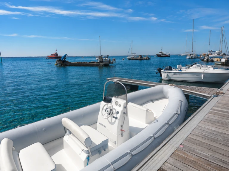 Noleggio Gommone Bombard con patente nautica