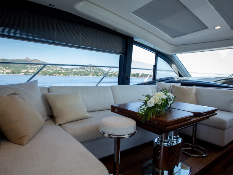 Noleggio barche Saint-Raphaël economico Princess V55