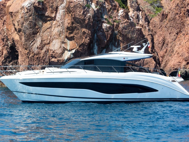 Noleggio Barca a motore con o senza skipper Princess a Saint-Raphaël