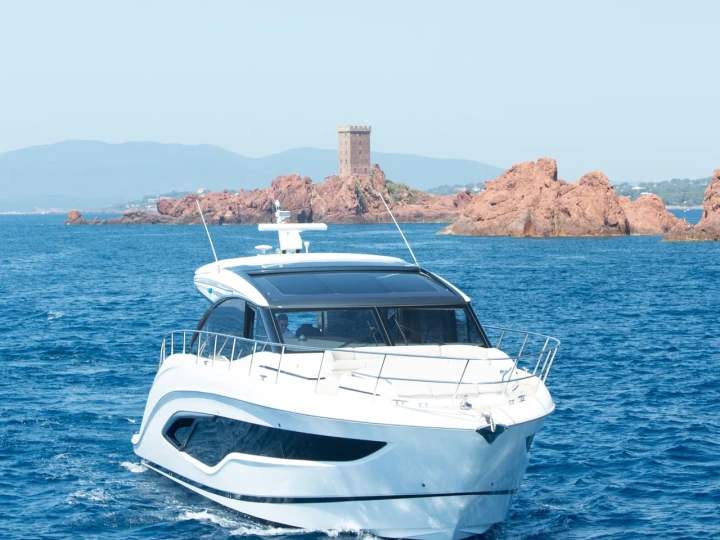 Noleggio Barca a motore Princess con patente nautica