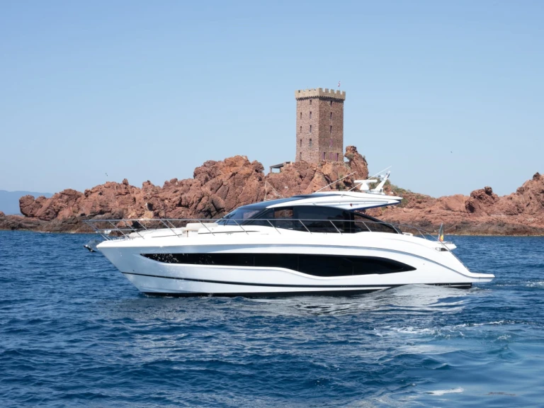 Noleggio a Port de Saint Tropez – Princess Princess V55 su SamBoat