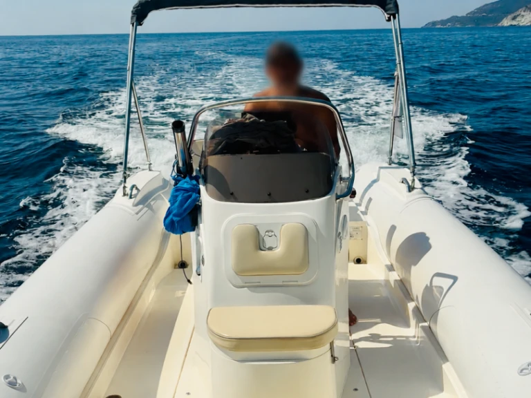 Noleggio barche Nuova Jolly Nuova Jolly 630 a Francia su Samboat