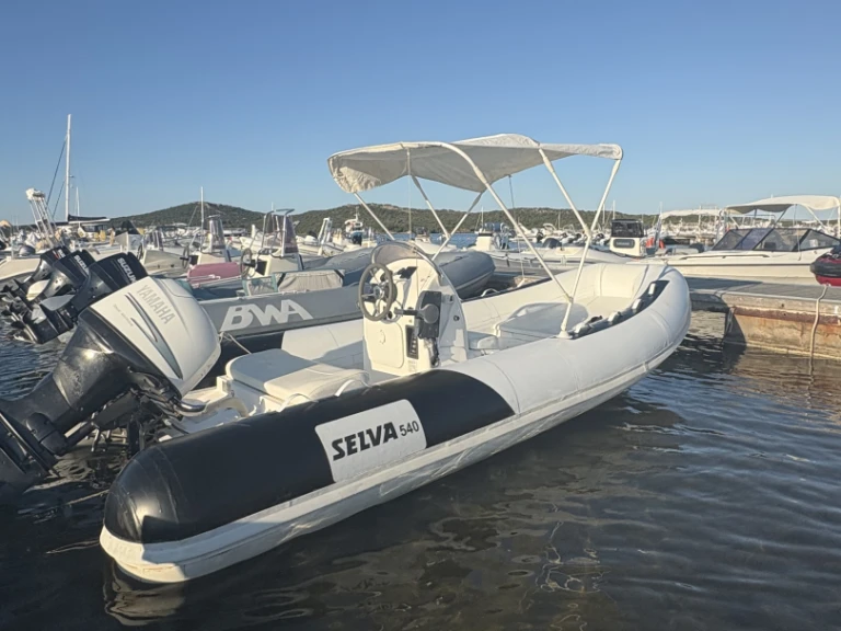Noleggio Gommone Selva 5,20 con patente nautica