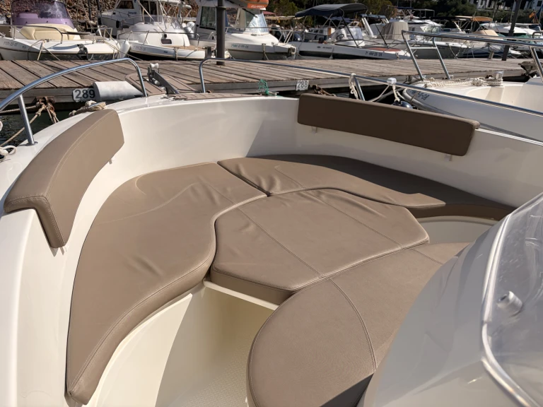 Noleggio Barca a motore Pacific Craft con patente nautica
