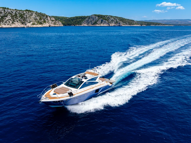 Noleggio Yacht di lusso con o senza skipper Cranchi a Milna