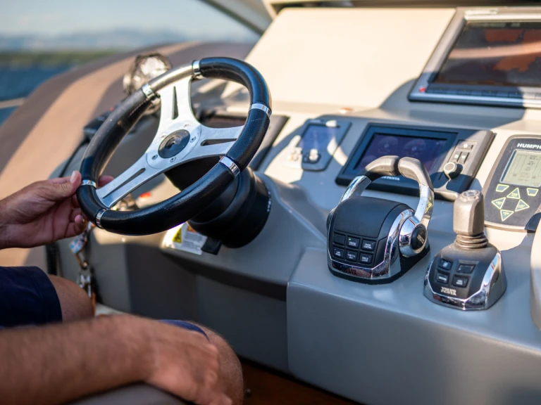 Noleggio a Milna – Cranchi Cranchi 56 ST su SamBoat