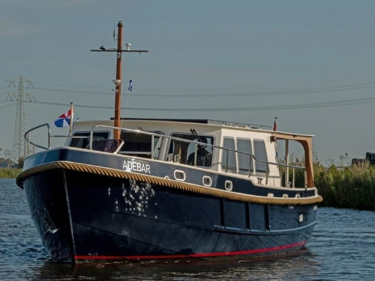 Noleggiare una Brandaris Barkas 1100 a Akkrum