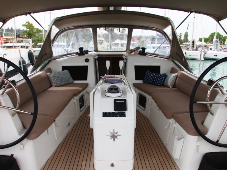 Noleggio barche Nydri economico Sun Odyssey 410