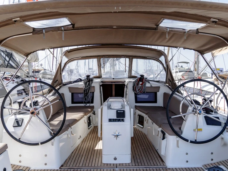Noleggiare una Jeanneau Sun Odyssey 410 a Benítses